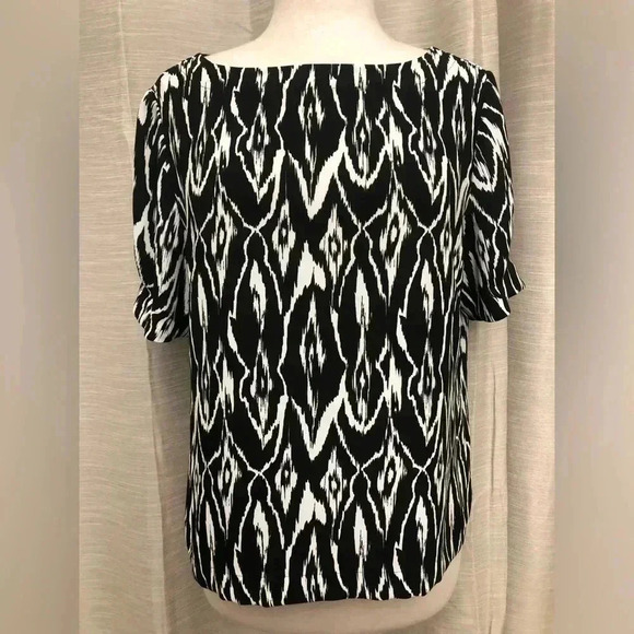 CHICO’S Black Label Abstract Print Blouse Size: 2 - Picture 3 of 9